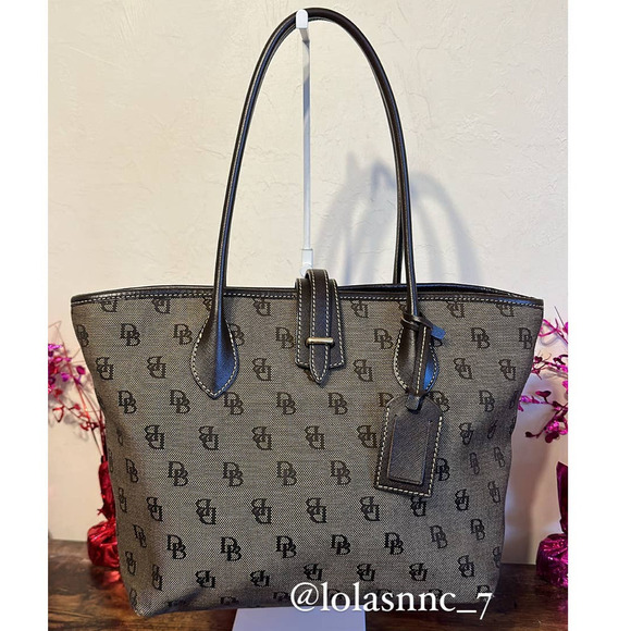 Dooney & BOURKE Signature Canvas Print Tote Bag - Picture 1 of 10